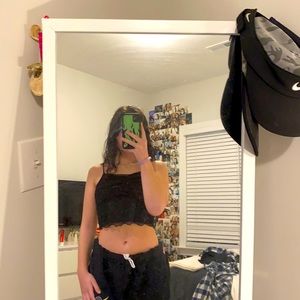Black crop tank